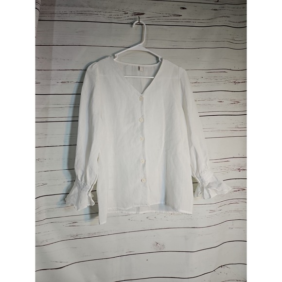 T.W2 Tops - T.W2 White V-Neck Button Down Blouse Long Sleeve Ruffle Cuff Top Womens M